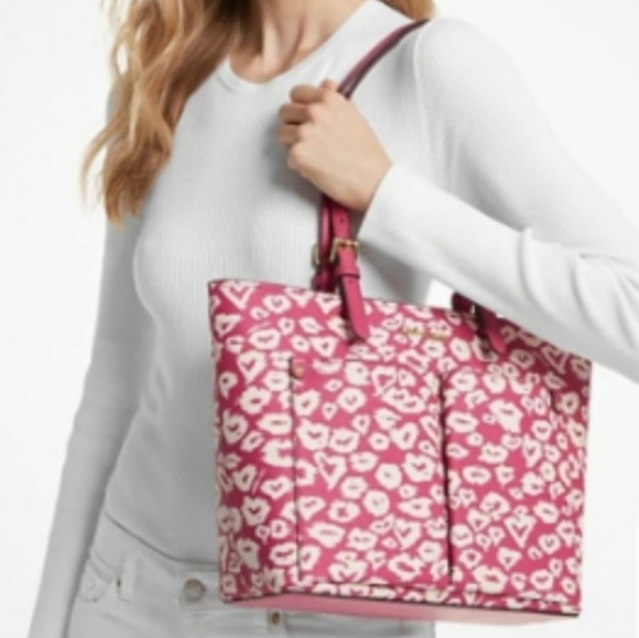 Michael Kors Jet Set Medium Pink Tote - Picture 8 of 9